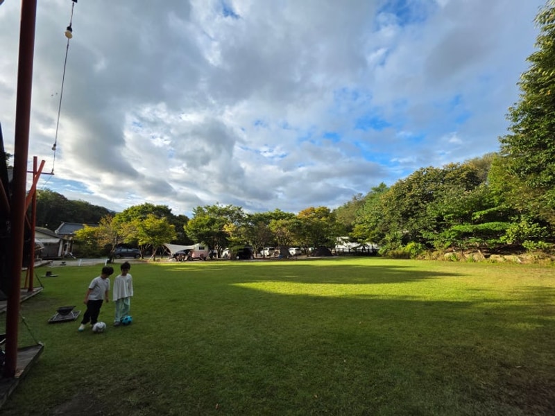[포천 캠핑] 아이들과 함께한 추석 캠핑  '넓은마당 캠핑장...