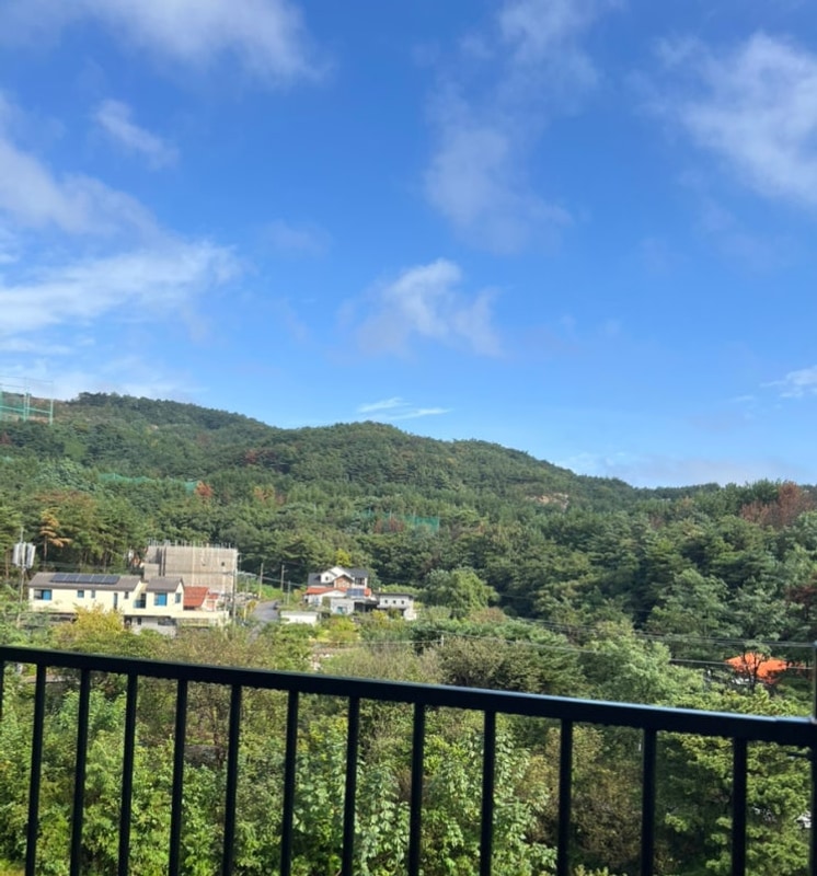 캠핑 신불산 베이스캠프 관광농원 사계절 온수풀 개별 개수대...