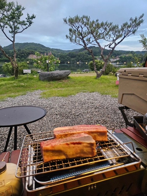낚시 캠핑장 충주 탄금호가 바로 보이는 정말 깔끔한 하비비...