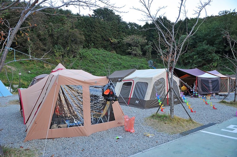 푸른바다와 캠핑 시설 사진 10