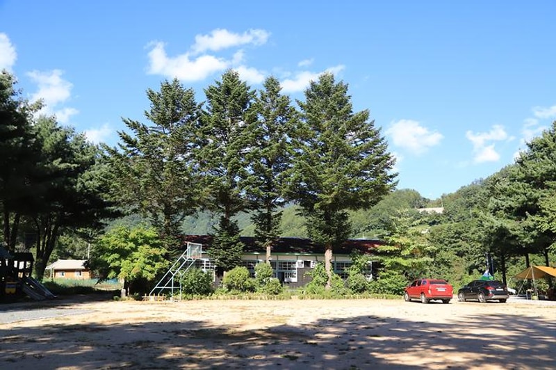 살둔마을 생둔분교 캠핑장 대표 사진