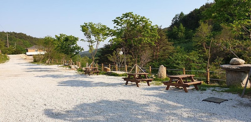 휴일엔캠핑 시설 사진 1