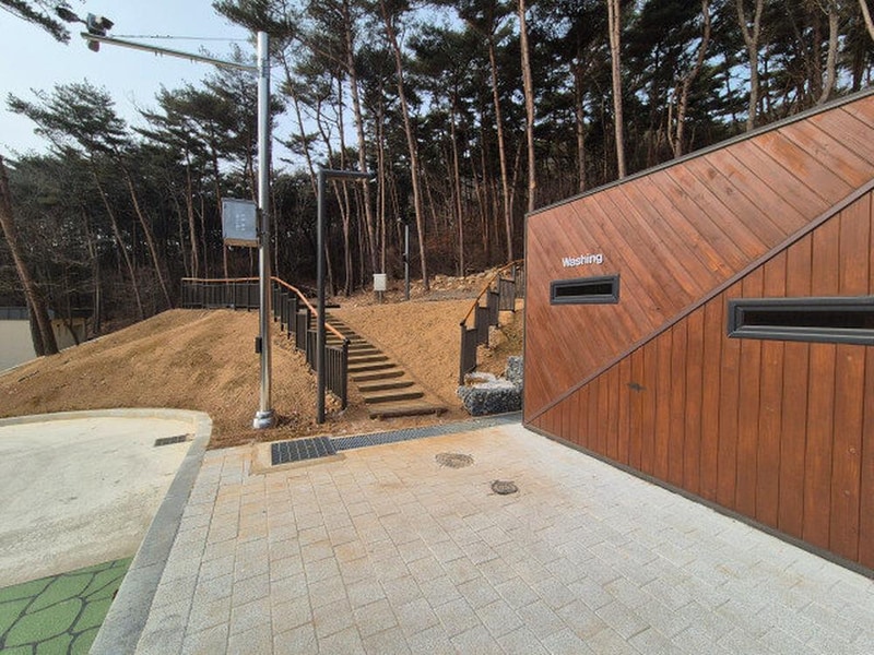 덕적도 자연휴양림 야영장 시설 사진 1