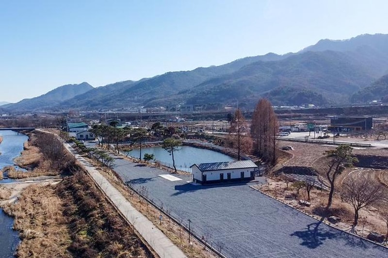 이른아침 캠핑장 대표 사진