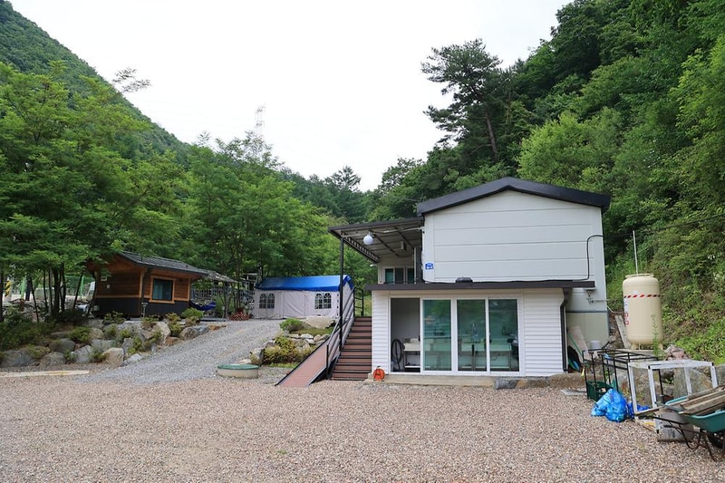 유명산 계곡 캠핑장 시설 사진 3