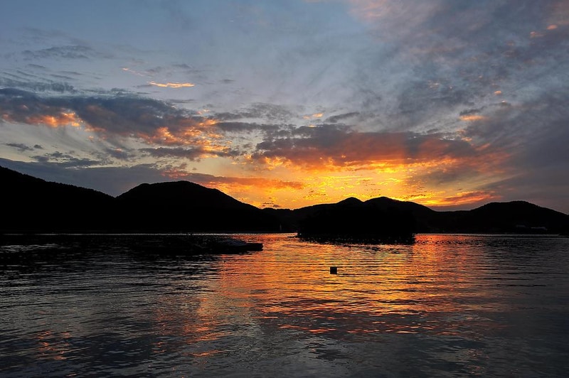 푸른바다와 캠핑 시설 사진 6