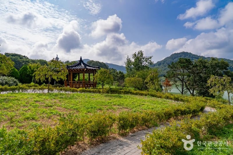 요산공원