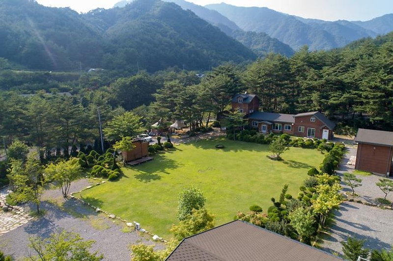 황토와 통나무 캠핑장 대표 사진