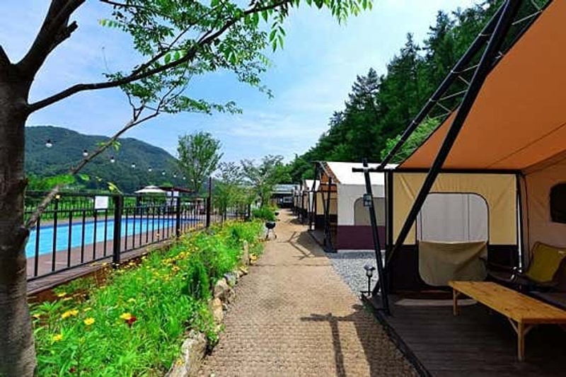 가평 계곡 뷰 독채 글램핑, 잊지 못할 여름 추억 만들기!