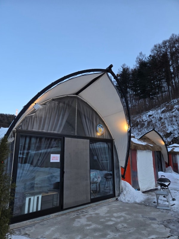 사계절 수영이 가능한 서울근교펜션 양평글램핑 : 빌리풀램핑