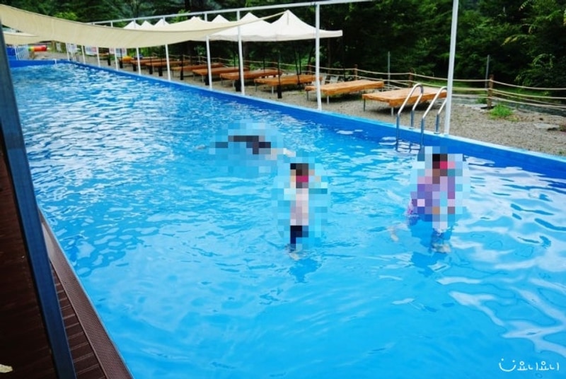 대형 수영장과 자연이 함께 하는 밀양 은하수리조트 카라반