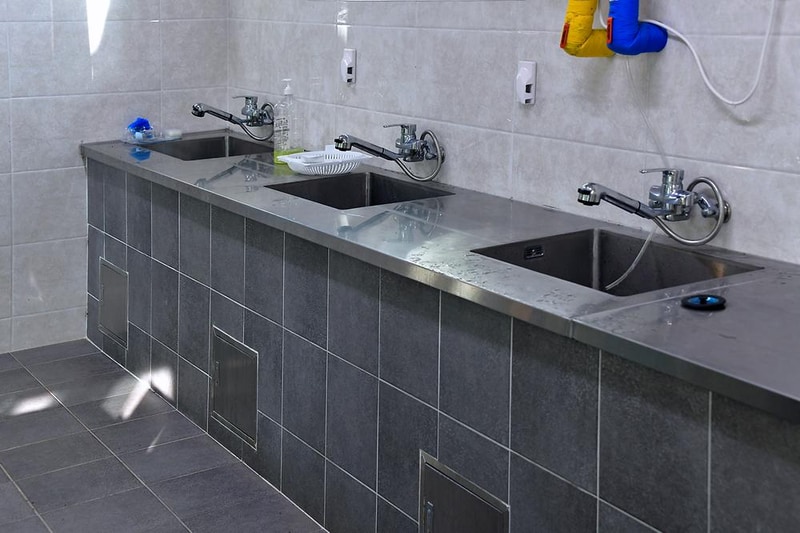 신어산자연숲캠핑장 시설 사진 1