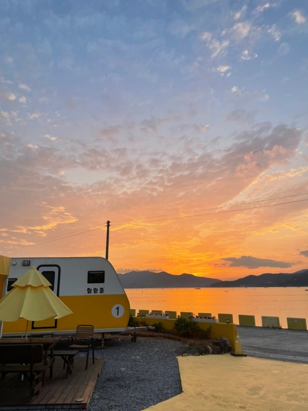 남해글램핑 노랑카라반가족여행숙소