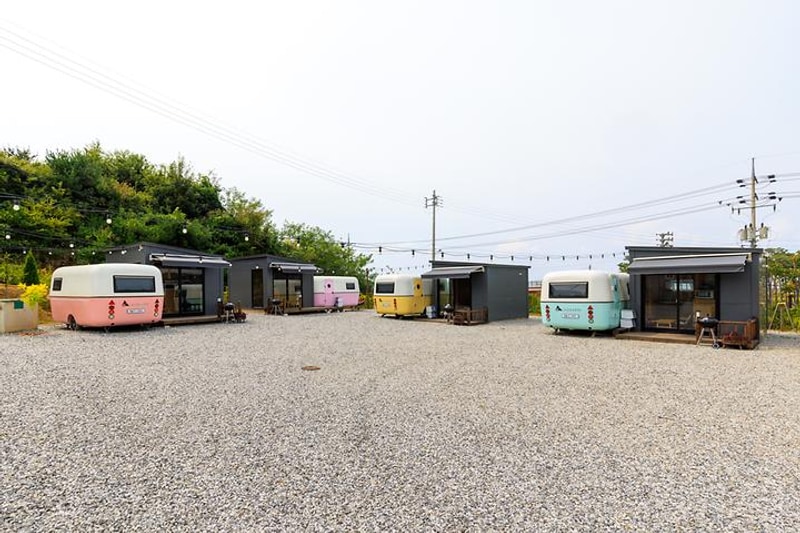 홍성 캠프인코지 글램핑 카라반 대표 사진