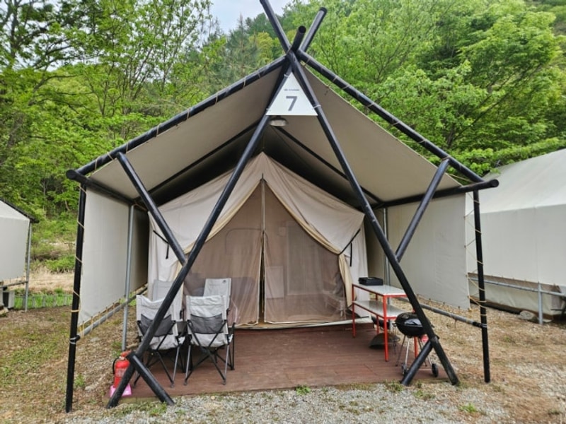 [홍천 여행] 홍천 가온휴양빌리지 계곡 글램핑카라반캠핑장...