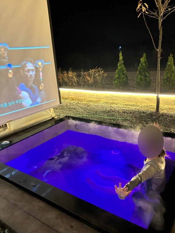 공주 자쿠지가 있는 글램핑 바베큐장 ‘히어위고글램핑&바베큐’