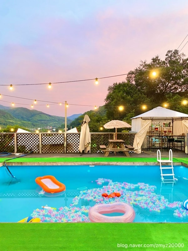 시원한 수영장이 있는 경북 청도 “렛츠캠핑”