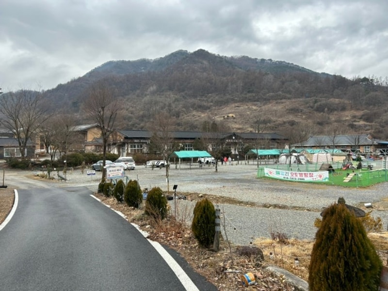 충북 제천 패밀리오토캠핑장 애견운동장 렉스턴 구형 캠핑카...