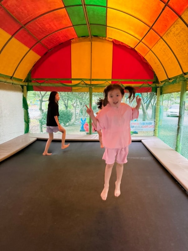 청도계곡캠핑장 자연속수영장... 키즈놀이터캠핑 조은자리캠핑...