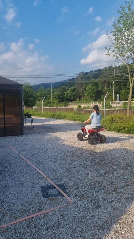 철원 이루다글램핑: 신축 온수풀 수영장 미쳤다! 3사단...