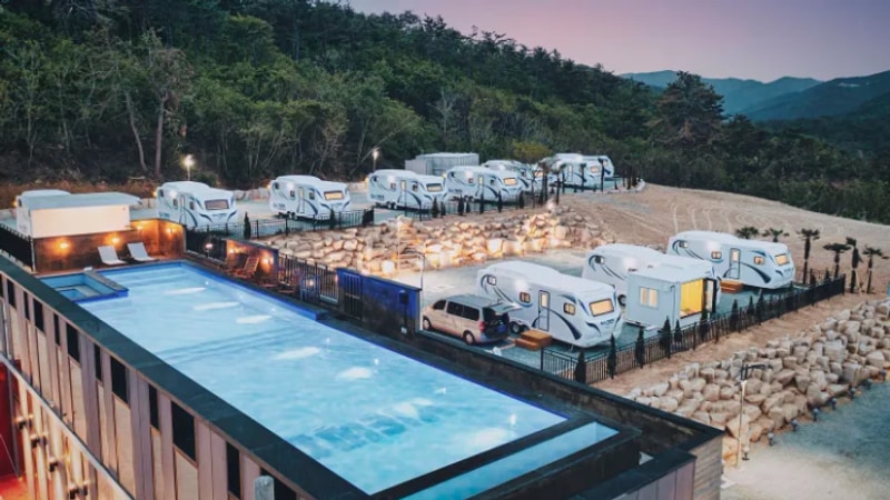 [경주 감포 뷰델카라반펜션 후기] 오션뷰 미온수 수영장...