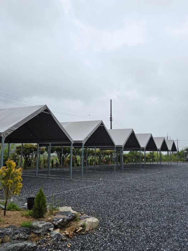 이른아침캠핑장_충주 신생 캠핑장 타프 사이트와 키즈 놀이터...