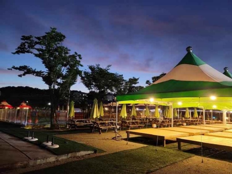 와우키즈랜드 야영장, 충북 청주의 와우키즈랜드에서 운영하는...