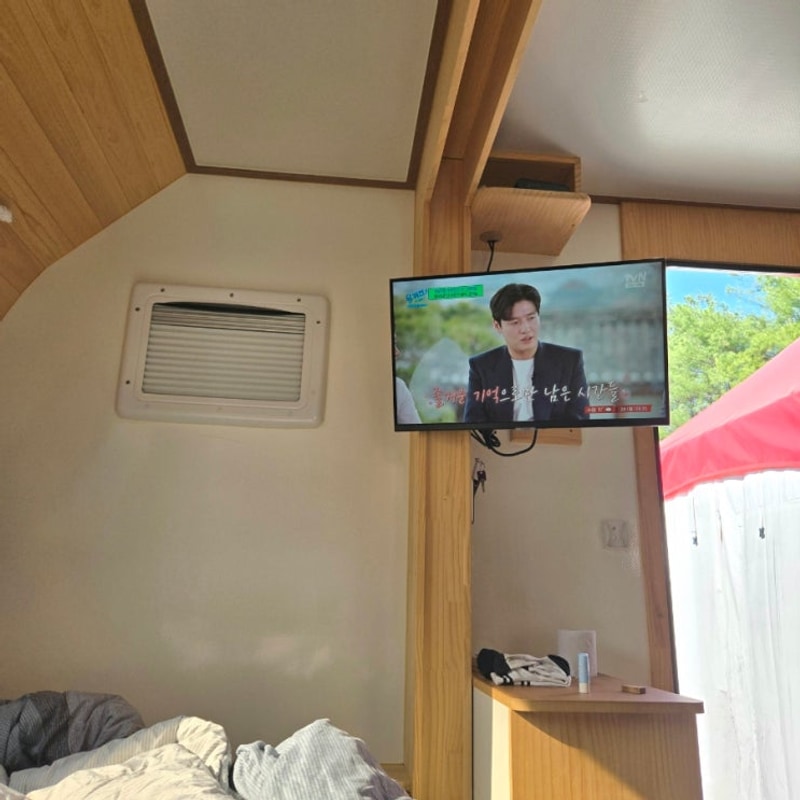 [수원 캠핑장 추천] 솔내음 캠핑장 솔직 후기 – 카라반 내부...