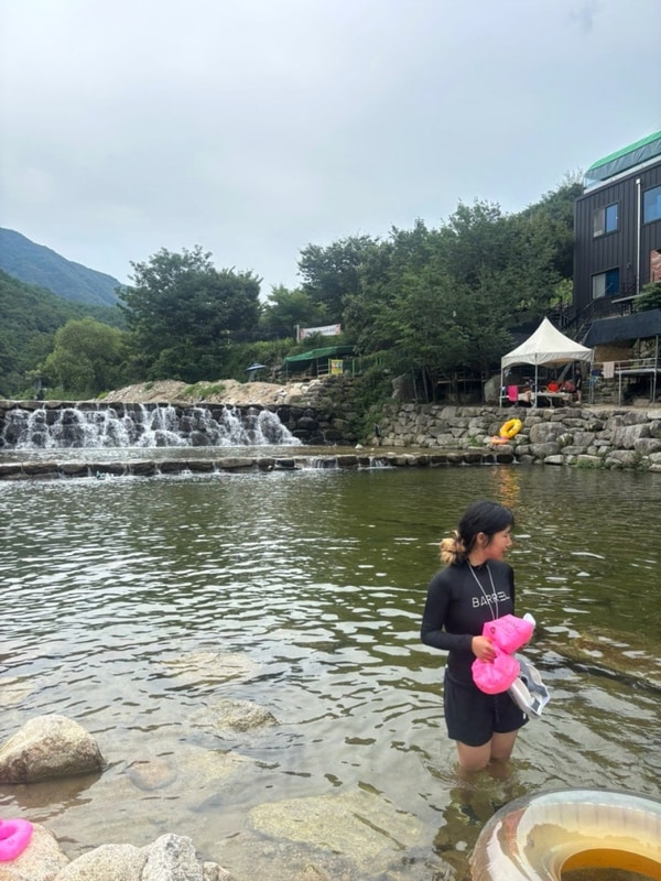 팔공산 계곡 대구 근교 군위 솔밭야영장 동산계곡 평상