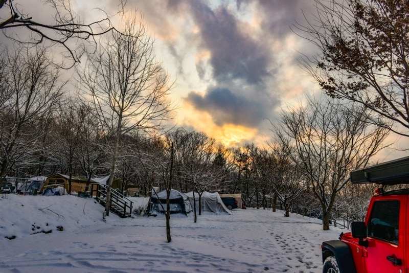 경기도 파주 감악산 아래 산머루농원 캠핑장 겨울 감성 캠핑