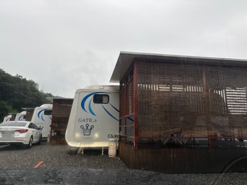 가까운 가평카라반 시설 좋은 글램핑장 캠프게이트 청평 카라반...