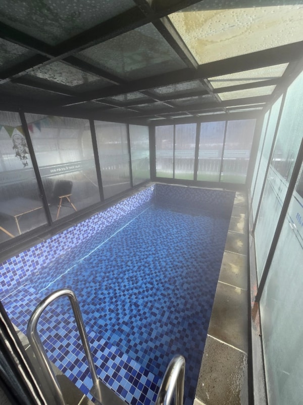 포천 온수풀 수영장 글램핑 카라반 아쿠아마린 캠핑장.