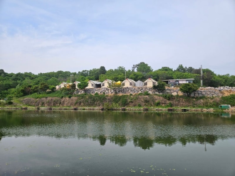 반려동물 동반가능한 자연친화적인 영천 글램핑장 '글램코티지'