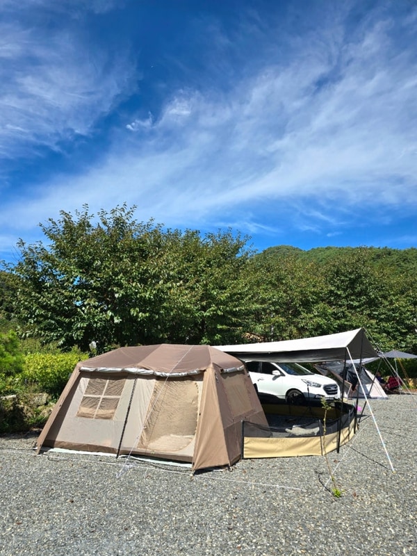 제천 명암오토캠핑장. 별이 쏟아져여. 방갈로 캠핑장....