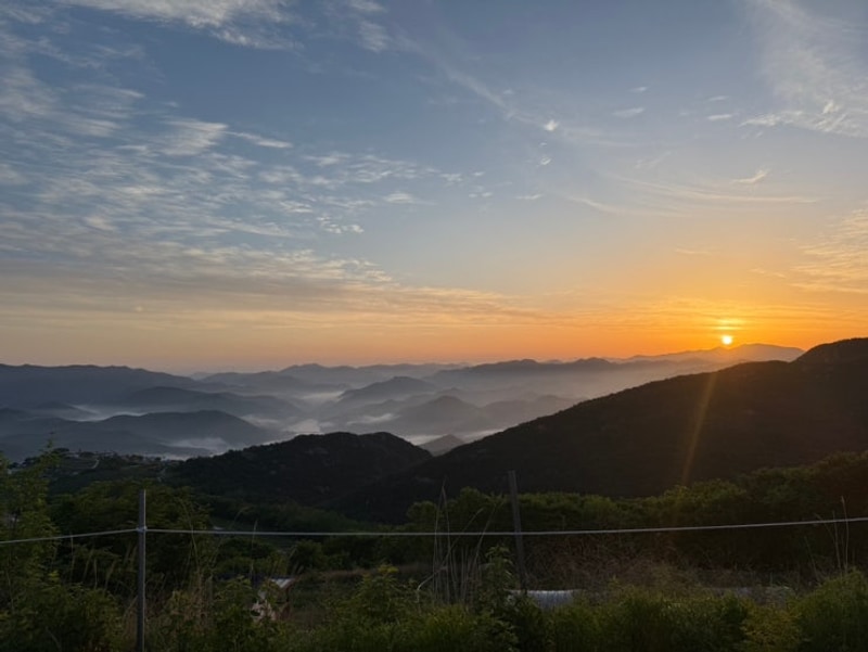 [캠핑일기] 군위 스테이 700 캠핑장에서 태양한테 구워졌어요.