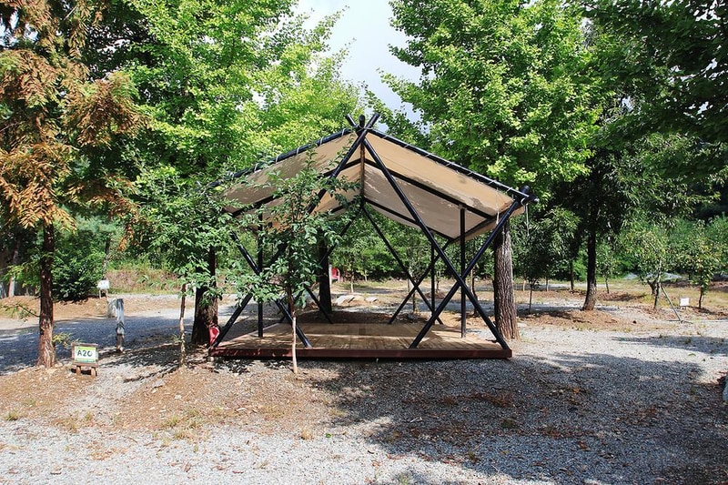 햇살아래 캠핑장 시설 사진 19