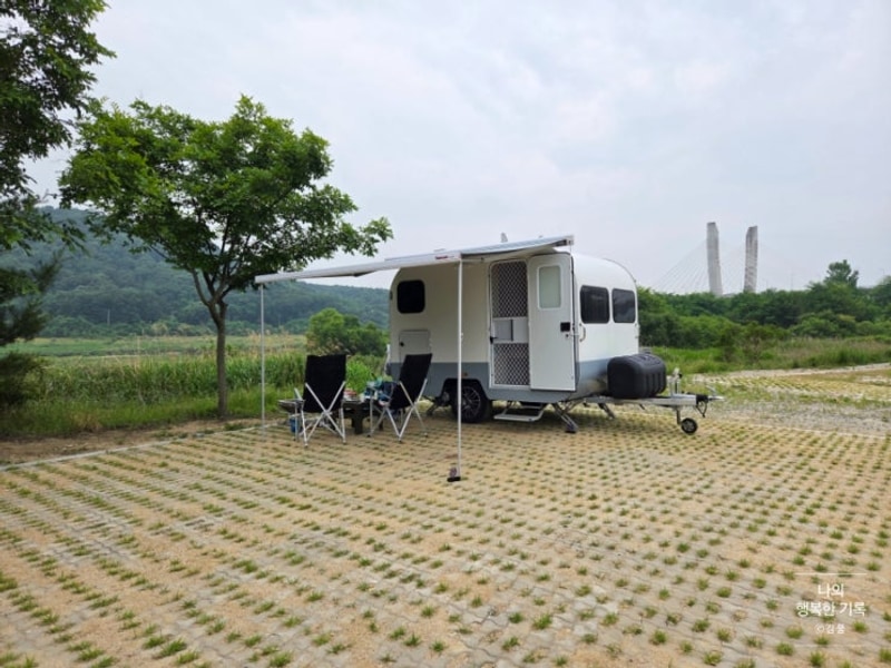 세종 합강캠핑장 캠핑카존 20번 :: 카라반 첫 캠핑