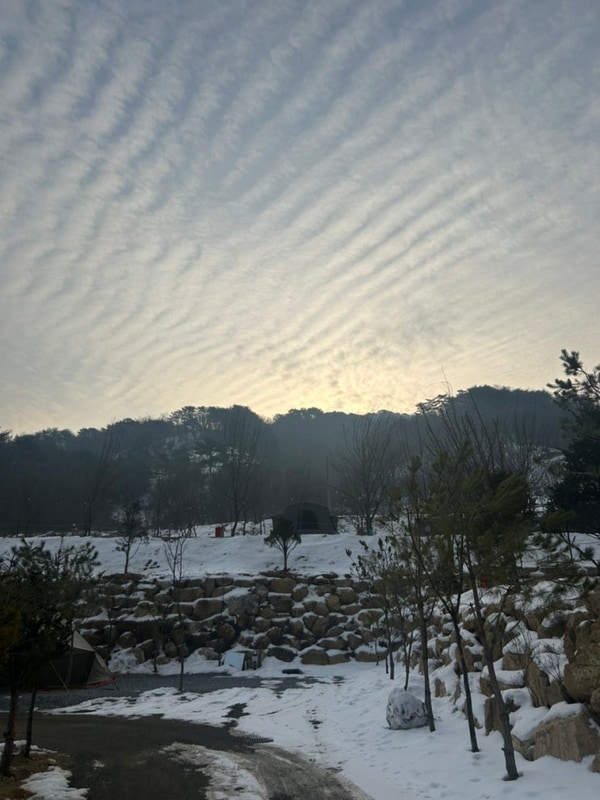 [캠린이의 기록 #008] ❄️ 눈 쌓인 홍천 오도치 캠핑장!...