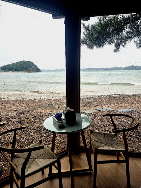 통창넘어 바로앞에 바다가보이는 감성숙소 서산벌천포캠핑장