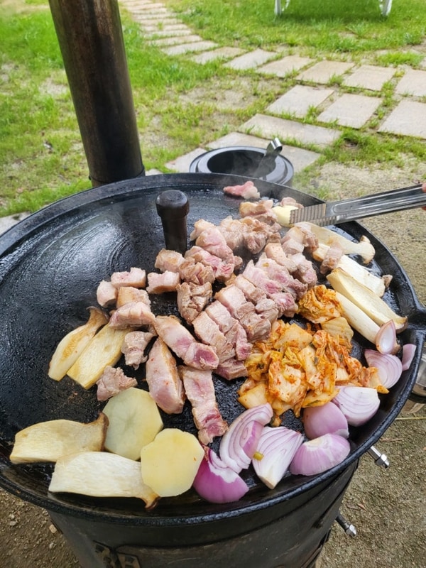 대구 여행 가기 좋은 곳 팔공산 캄비오 캠핑장에서 솥뚜껑...