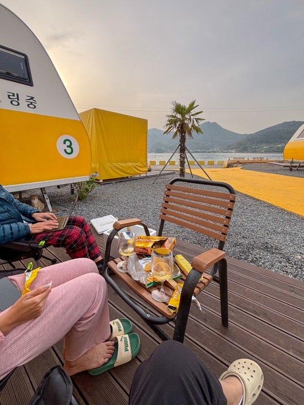 남해 감성숙소 내돈내산 오션뷰 노랑카라반