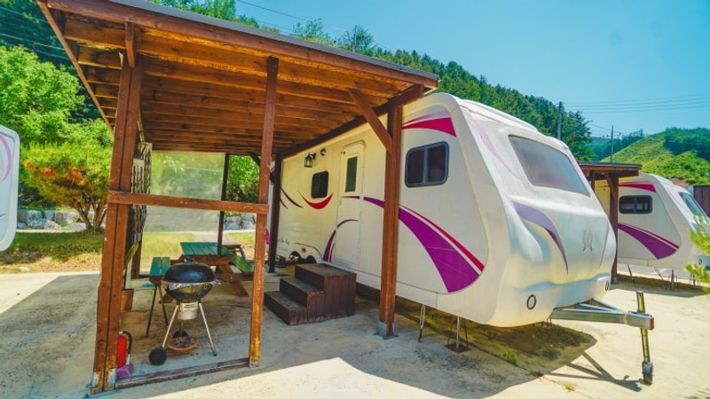 무주 카라반 더하루 수영장 숙소 글램핑장 추천