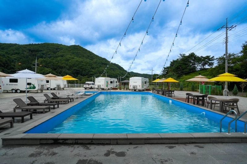 무주 카라반 무주 구천동 근천... 수영장 감성숙소 반딧불카라반