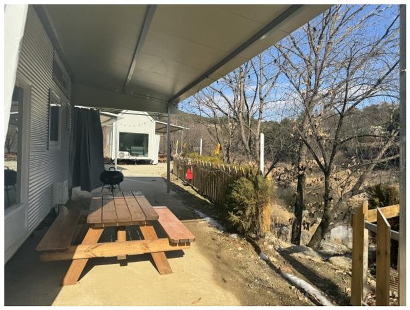 더아리웃집 모롱공간, 복층 독채와 글램핑으로 즐기는 가평여행