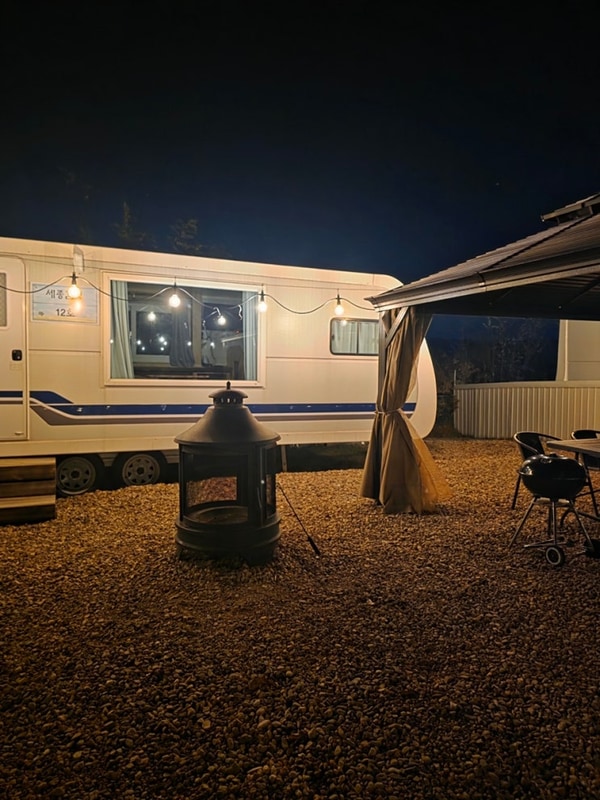 청주 감성 카라반 초정힐링캠핑장