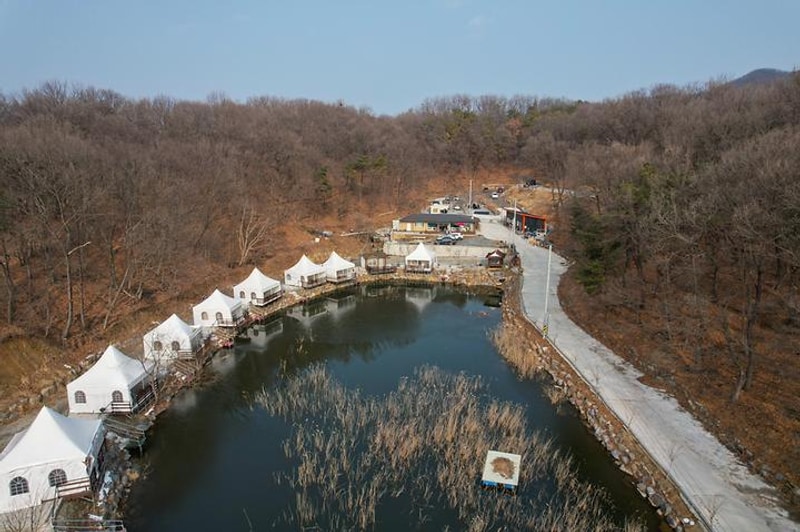 더 봄날 캠핑장 대표 사진