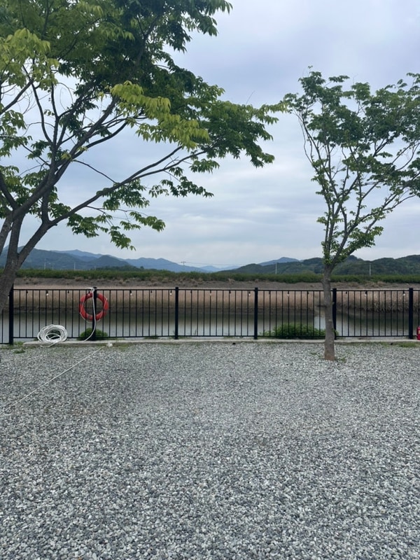 강변뷰 캠핑장 - 하동해달별캠핑장 별3번 사이트 리뷰