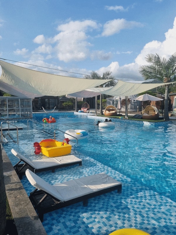 3사단 신병교육대 근처 신축 온수풀 완비 철원 이루다글램핑...