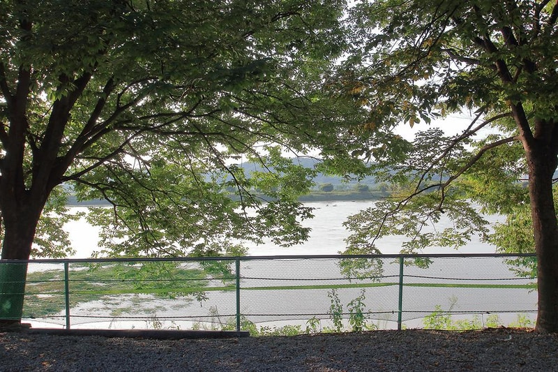 강변오토캠핑장 시설 사진 1