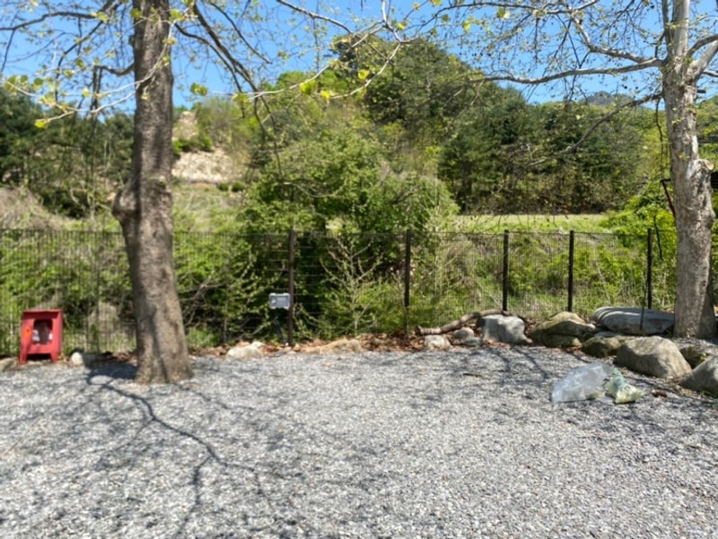 포천] 맑은 계곡물과 자연을 즐길 수 있는 포천 몬테비얀코 캠핑장